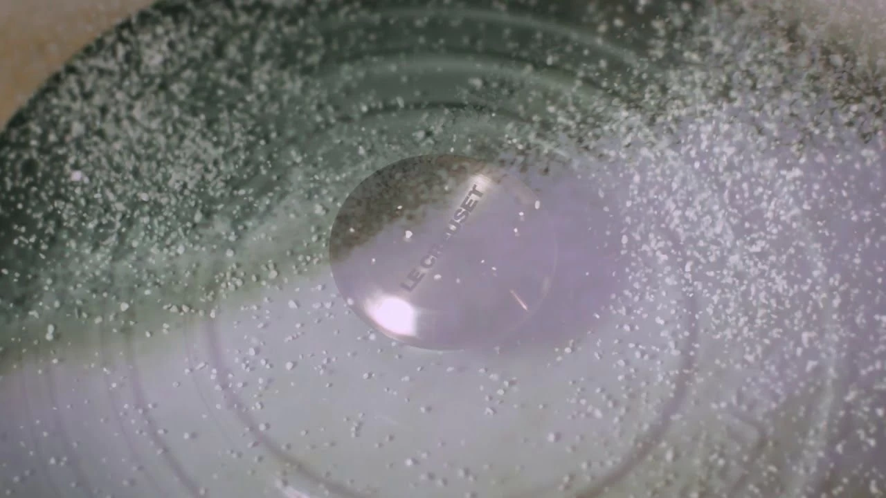 Le Creuset 10.25" Signature Square Grill Skillet | Sea Salt 4 Le Creuset 10.25" Signature Square Grill Skillet | Sea Salt - Image 4