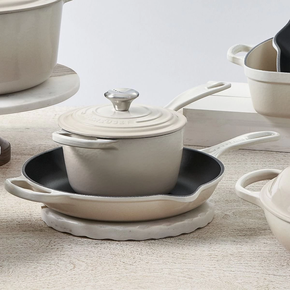 Le Creuset 10.25" Signature Enameled Cast Iron Skillet | Meringue White 2 Le Creuset 10.25" Signature Enameled Cast Iron Skillet | Meringue White - Image 2